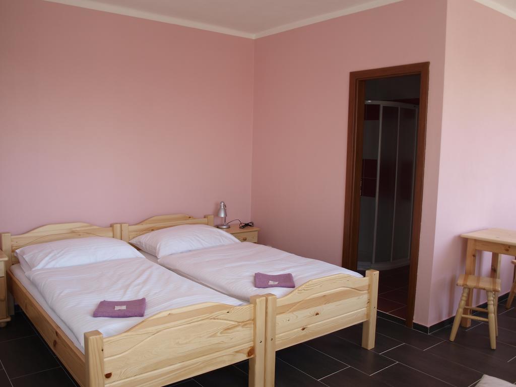 Penzion U Dvou Lip Drnholec Room photo