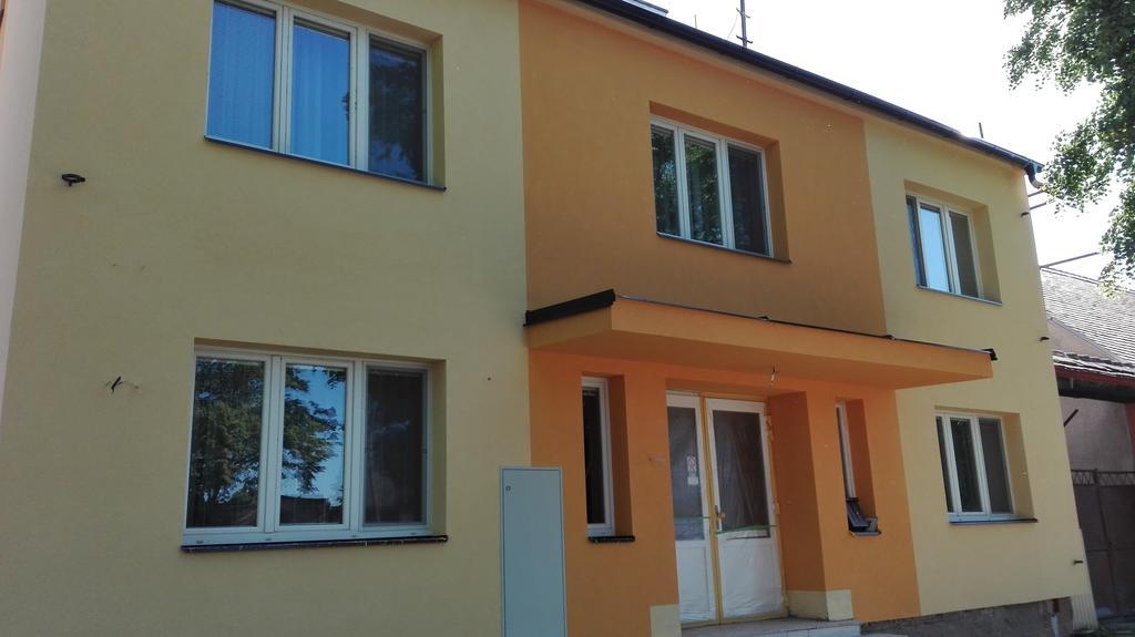 Penzion U Dvou Lip Drnholec Exterior photo